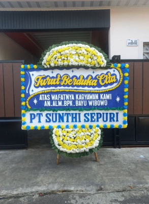 Papan Bunga Duka di Pangkalan Banteng