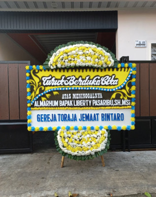 Papan Bunga Duka di Pangkalan Banteng